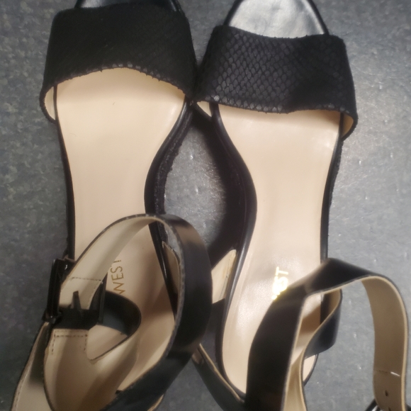 Nine west size 8.5 black wedge - Picture 1 of 7